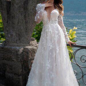 Vera's Bridal, Dovita - Dovita ,New w/ tags, Size Bridal 12 Wedding Dress